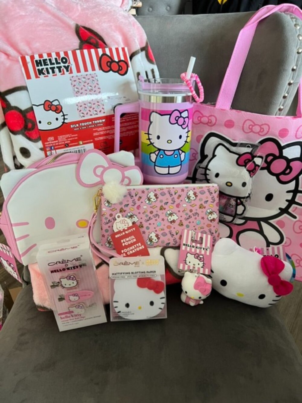 HELLO KITTY GIRLY BUNDLE